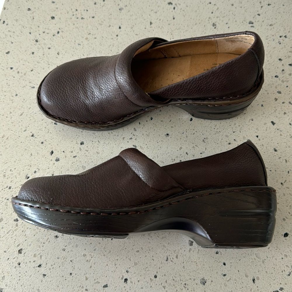 H.G. Bass & Co. Sheena Women’s Brown Leather Slip On Clogs Shoes Size 8.5M NWOB